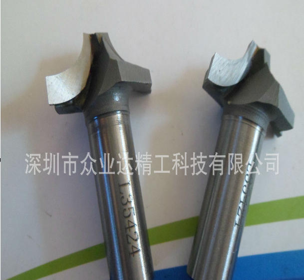 Apa kacepetan rotasi lan tingkat feed saka pemakaran pembesar sing welding?